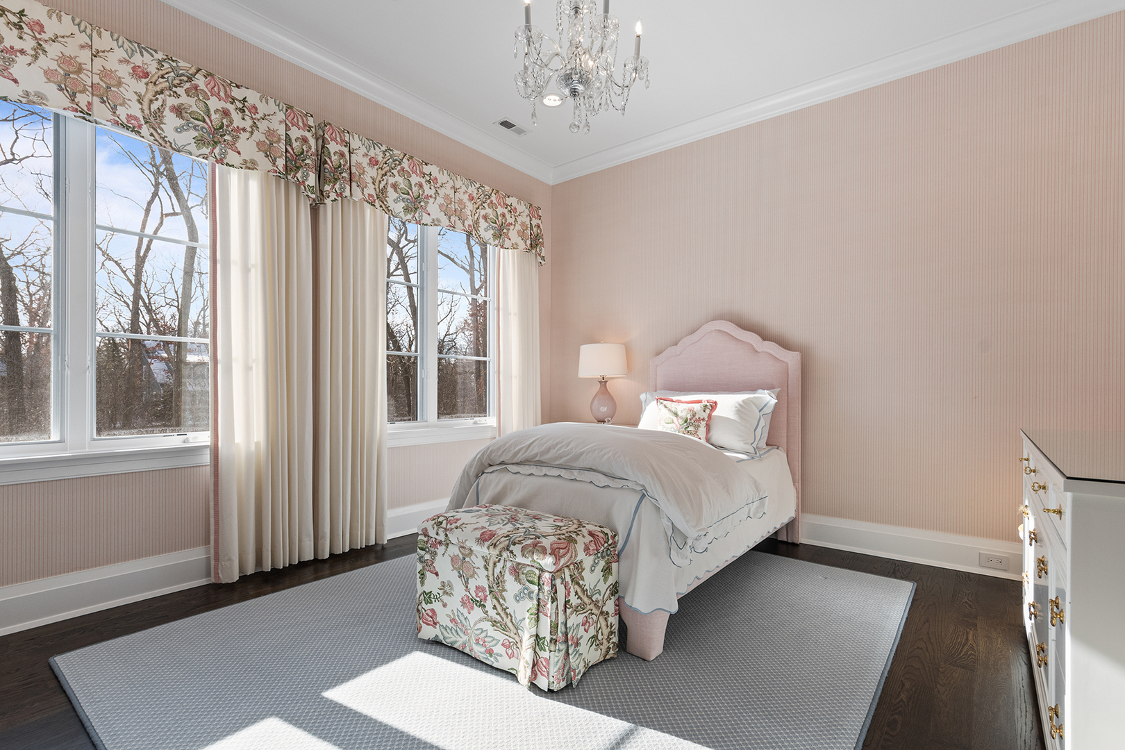 511 Lansdowne Lane Lake Bluff, IL 60044 - Photo 45 of 69 a bedroom with a large bed and a window