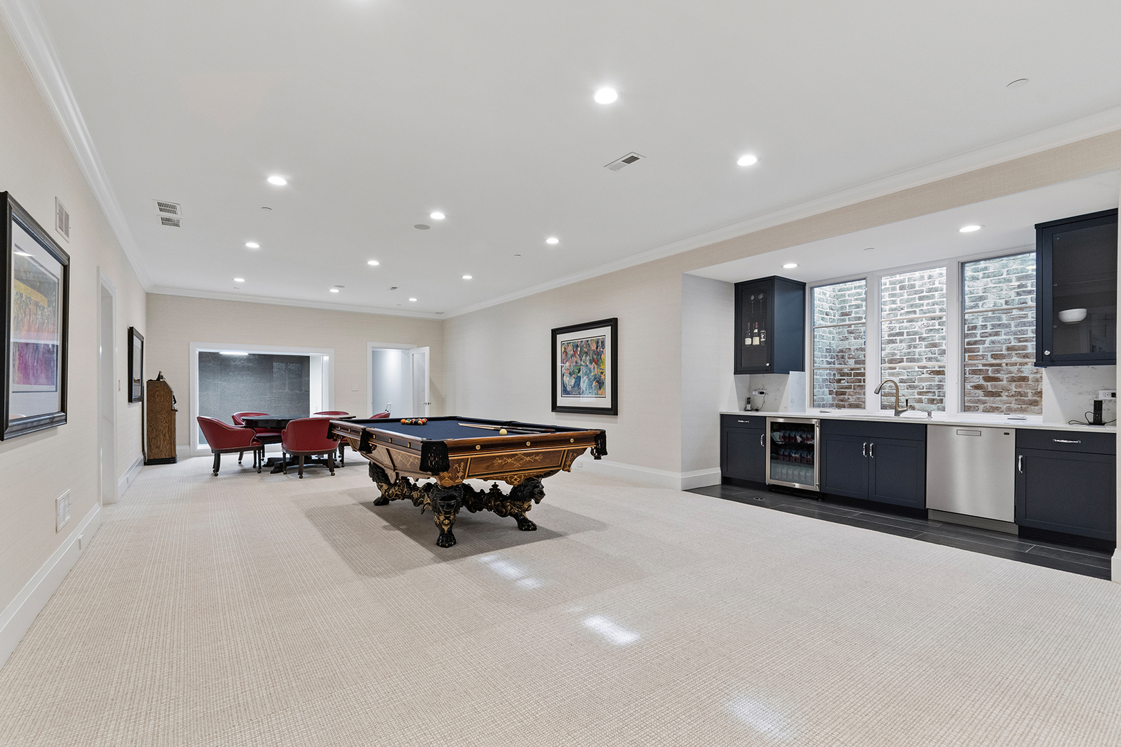 511 Lansdowne Lane Lake Bluff, IL 60044 - Photo 54 of 69 a living room with furniture and a kitchen