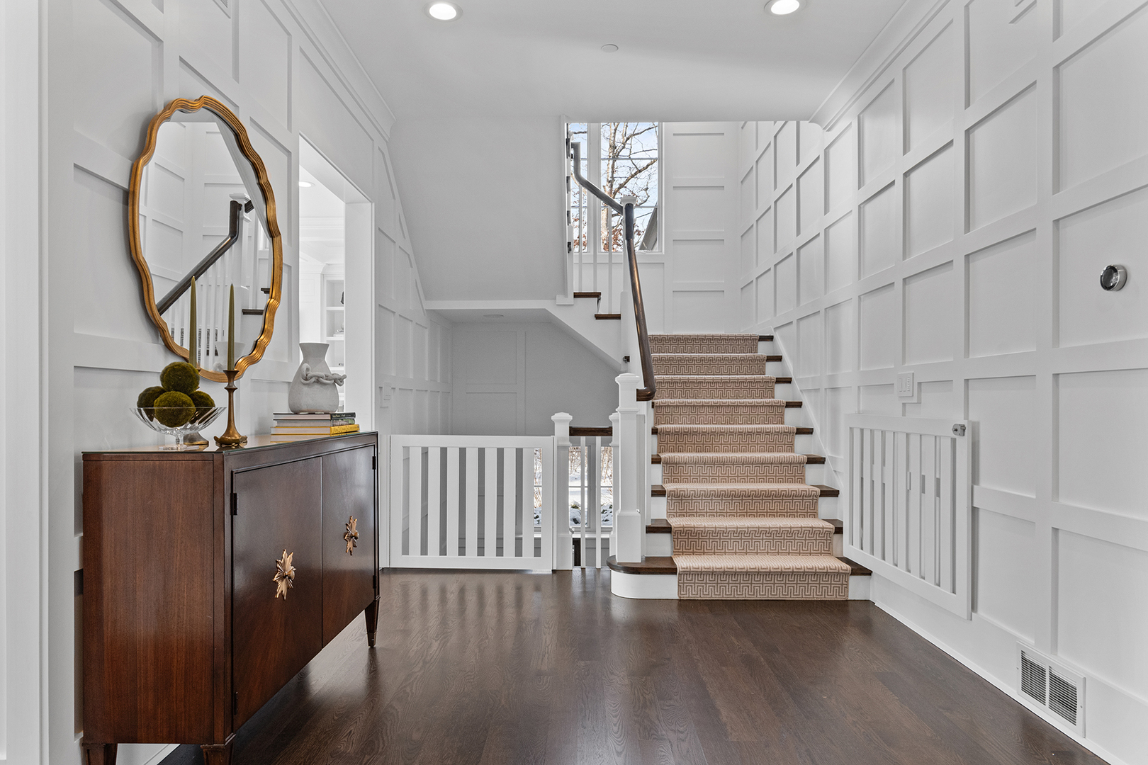 511 Lansdowne Lane Lake Bluff, IL 60044 - Photo 7 of 69 a view of entryway with wooden floor