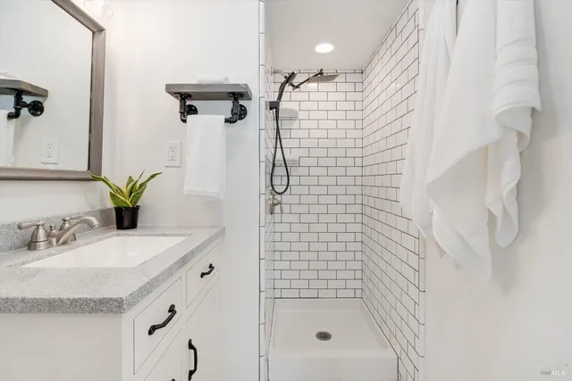 $1,079,000 | 13180 Bodega Highway, Sebastopol, CA 95472