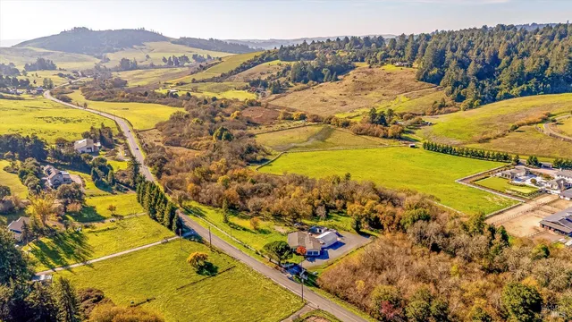 $1,079,000 | 13180 Bodega Highway, Sebastopol, CA 95472