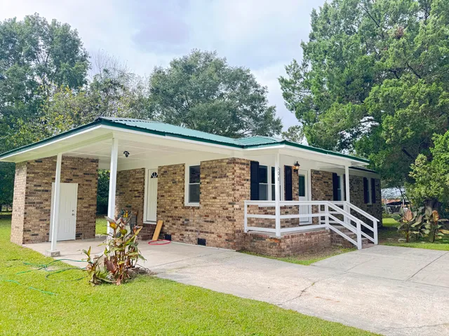 $219,000 | 108 Franklin Street, Walterboro, SC 29488