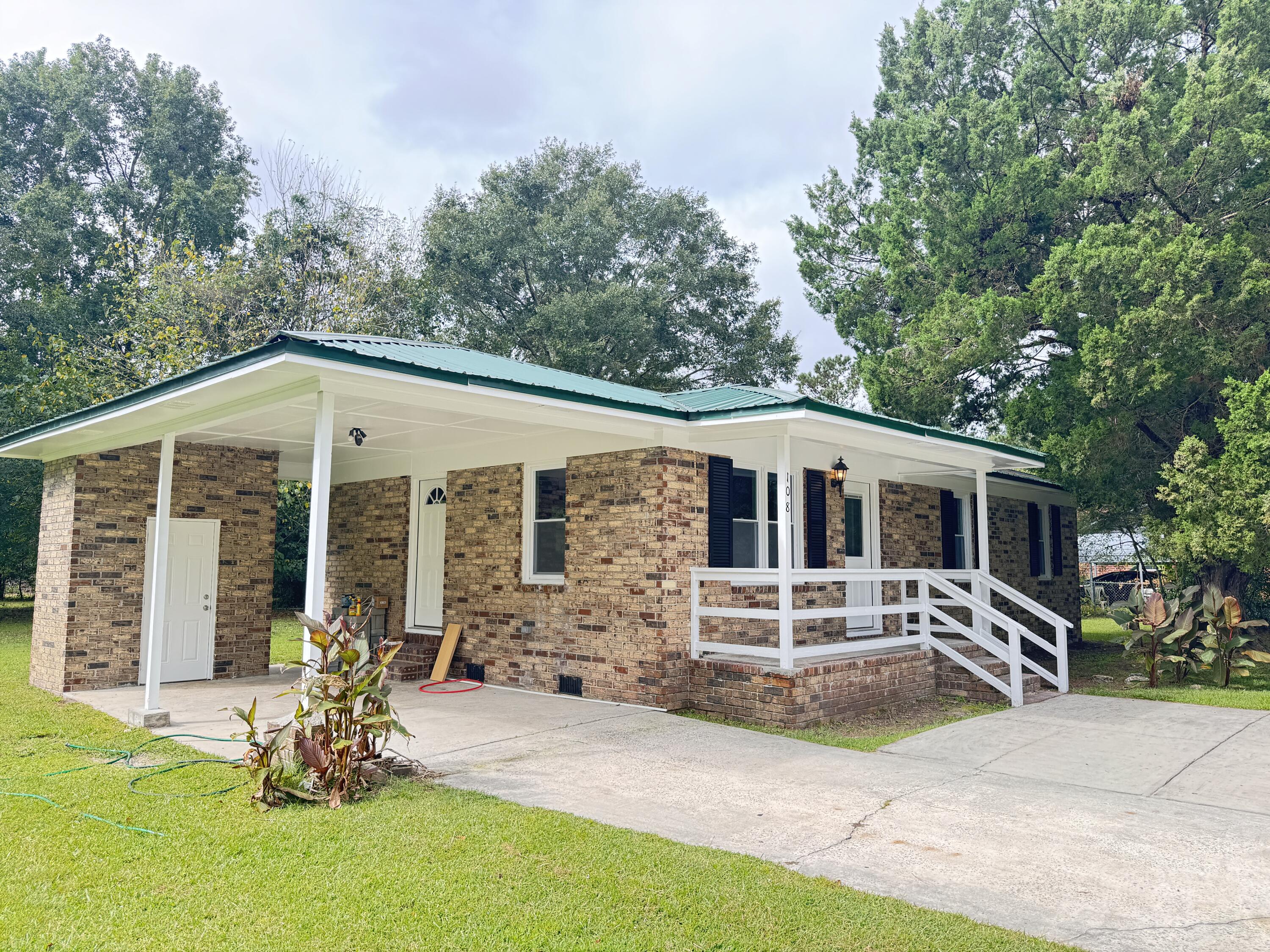 108 Franklin Street Walterboro, SC 29488 - Photo 9 of 37 108 Franklin Street (8)