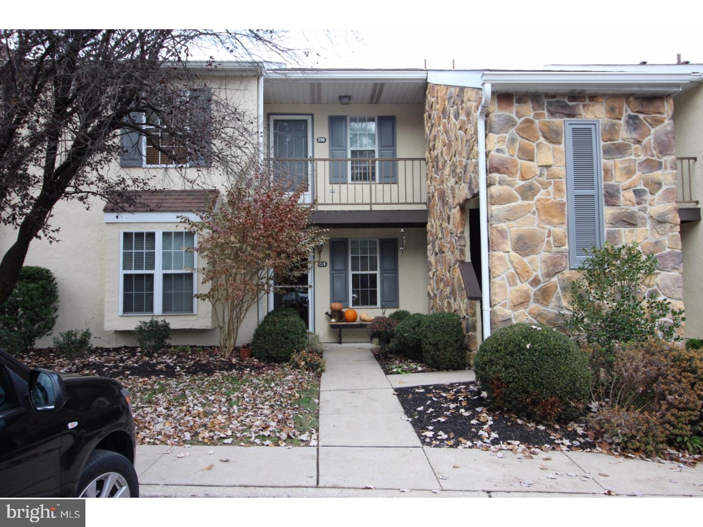 255 Valley Stream Lane Chesterbrook, PA 19087 - Photo 2 of 18