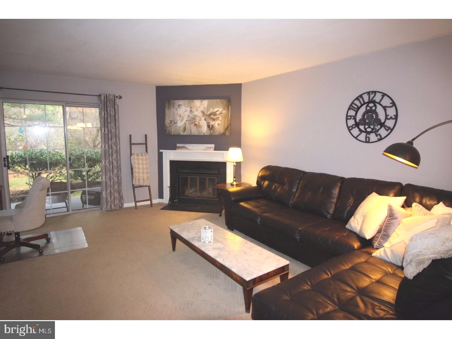 255 Valley Stream Lane Chesterbrook, PA 19087 - Photo 4 of 18 Living Room