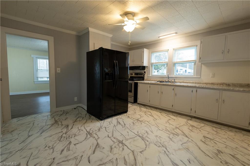 1112 Countryside Drive High Point, NC 27265 - Photo 3 of 14 Gallery Image 3