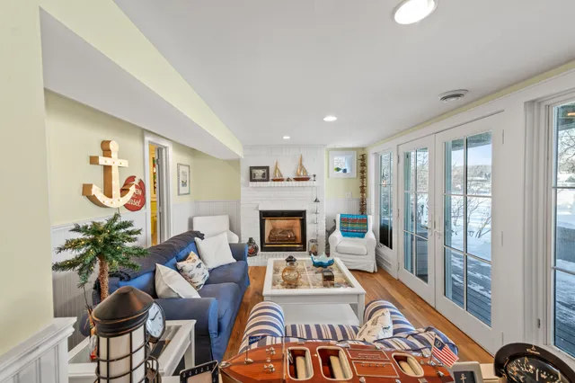 $1,350,000 | 5523 Peninsula Drive, West Bend, WI 53095