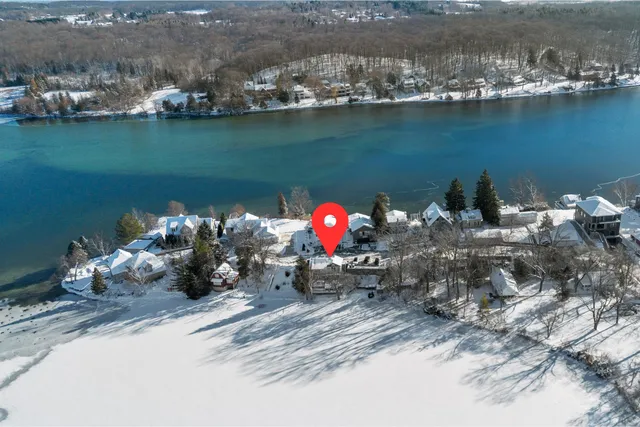 $1,350,000 | 5523 Peninsula Drive, West Bend, WI 53095