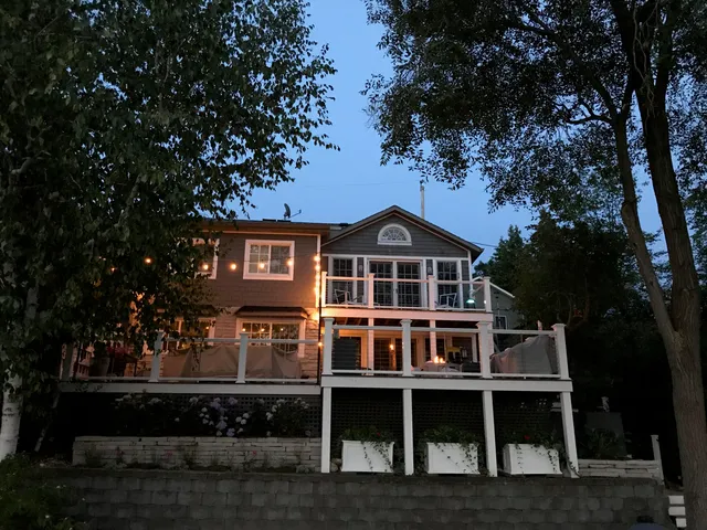 $1,350,000 | 5523 Peninsula Drive, West Bend, WI 53095