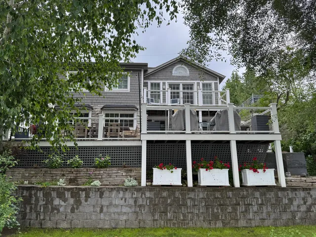 $1,350,000 | 5523 Peninsula Drive, West Bend, WI 53095