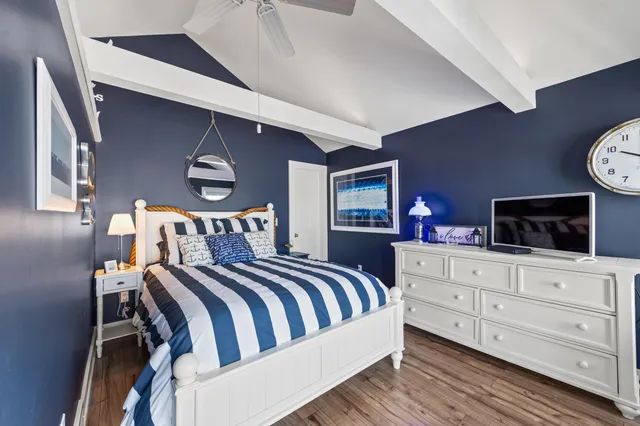 $1,350,000 | 5523 Peninsula Drive, West Bend, WI 53095