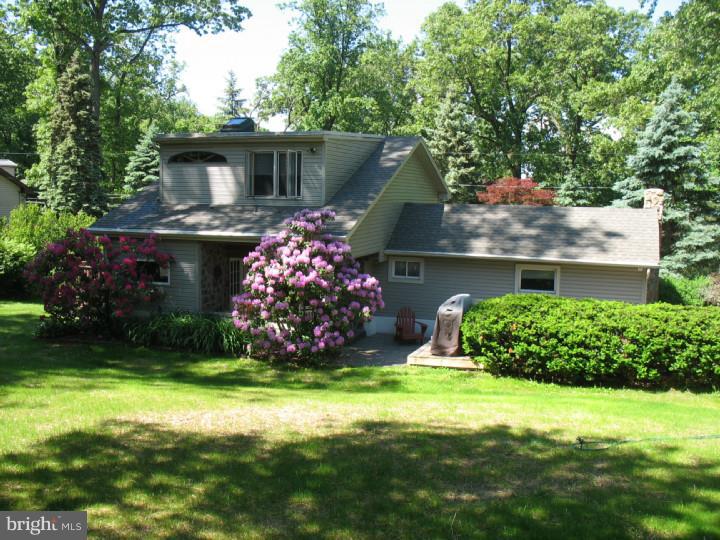 460 Stoneridge Road Emmaus, PA 18049 - Photo 4 of 21 Exterior Back