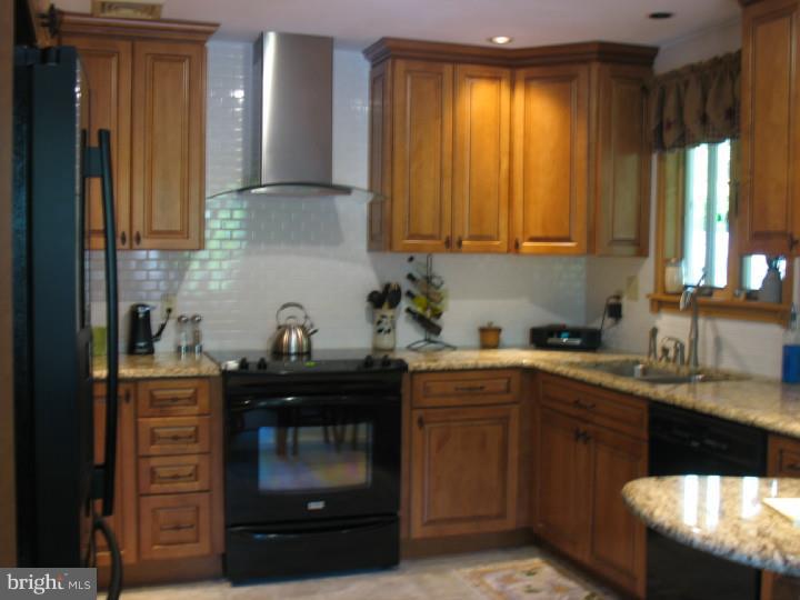 460 Stoneridge Road Emmaus, PA 18049 - Photo 8 of 21 Kitchen