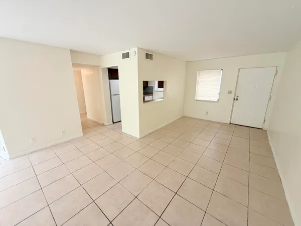 $1,425 | 2000 North Congress Avenue, Unit 103, West Palm Beach, FL 33401