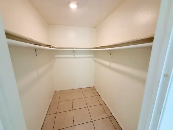 $1,425 | 2000 North Congress Avenue, Unit 103, West Palm Beach, FL 33401