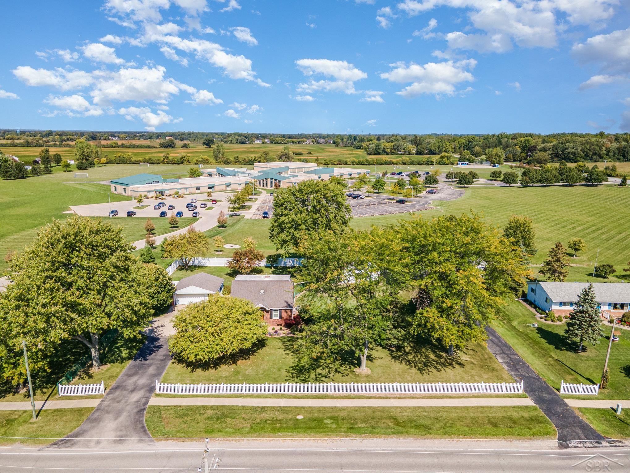 6140 Shattuck Road Saginaw, MI 48603 - Photo 31 of 32 50189570-89879bfe-a6eb-48a0-8759-5da0850d3cdf.JPG