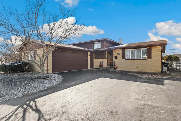 $300,000 | 2951 193rd Street, Lansing, IL 60438