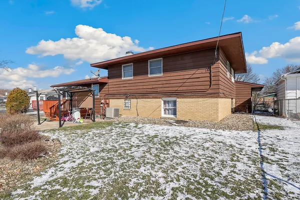 $300,000 | 2951 193rd Street, Lansing, IL 60438