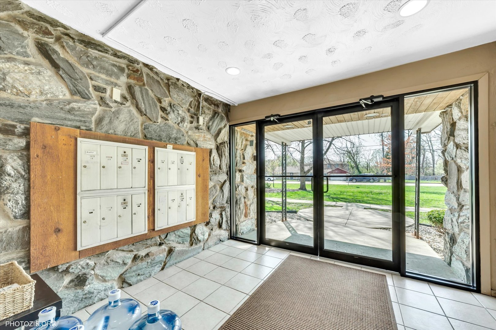 9205 Potter Road, Unit 1C Des Plaines, IL 60016 - Photo 2 of 18