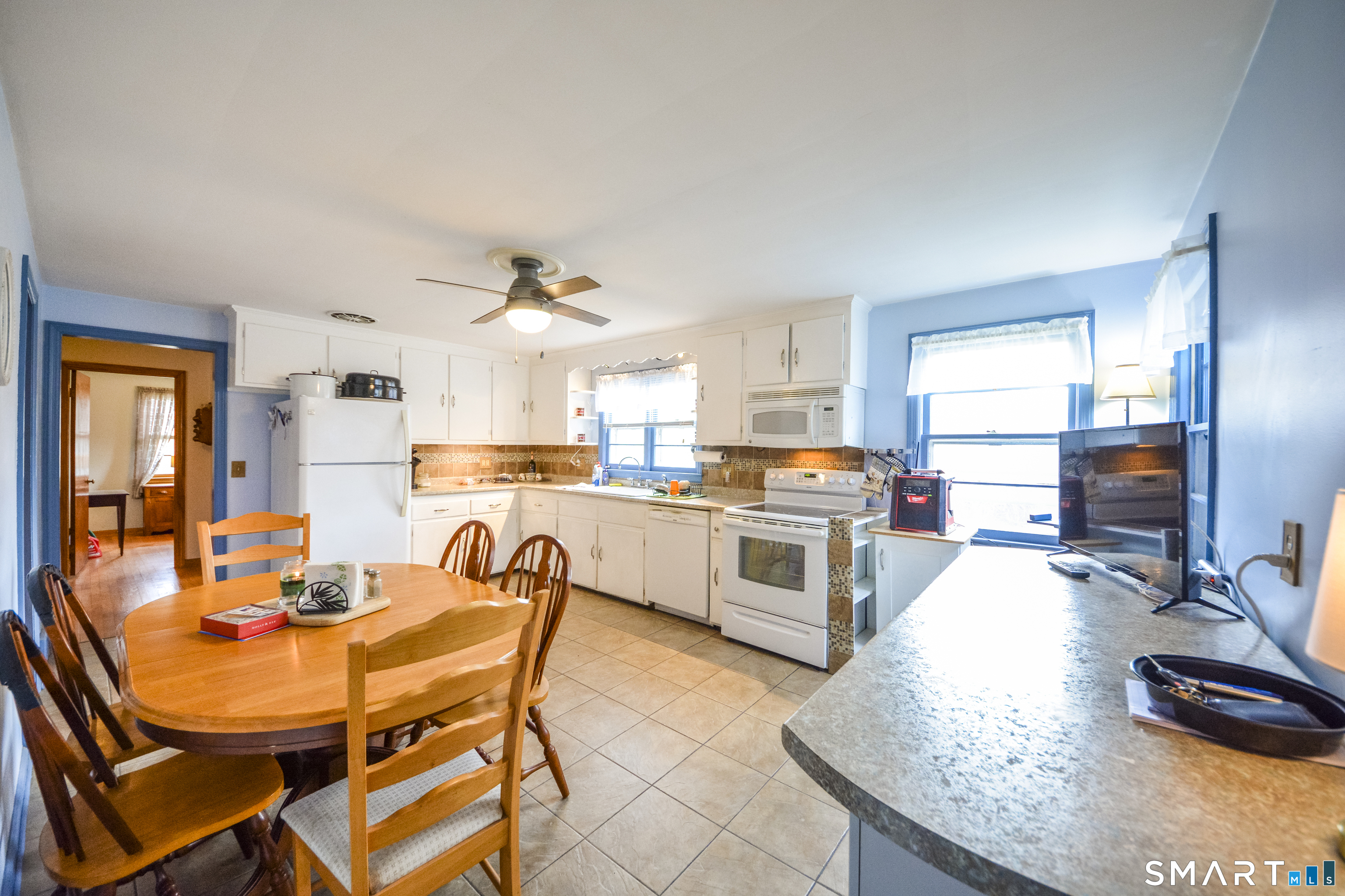 181 Hadley Road Orange, CT 06477 - Photo 12 of 37