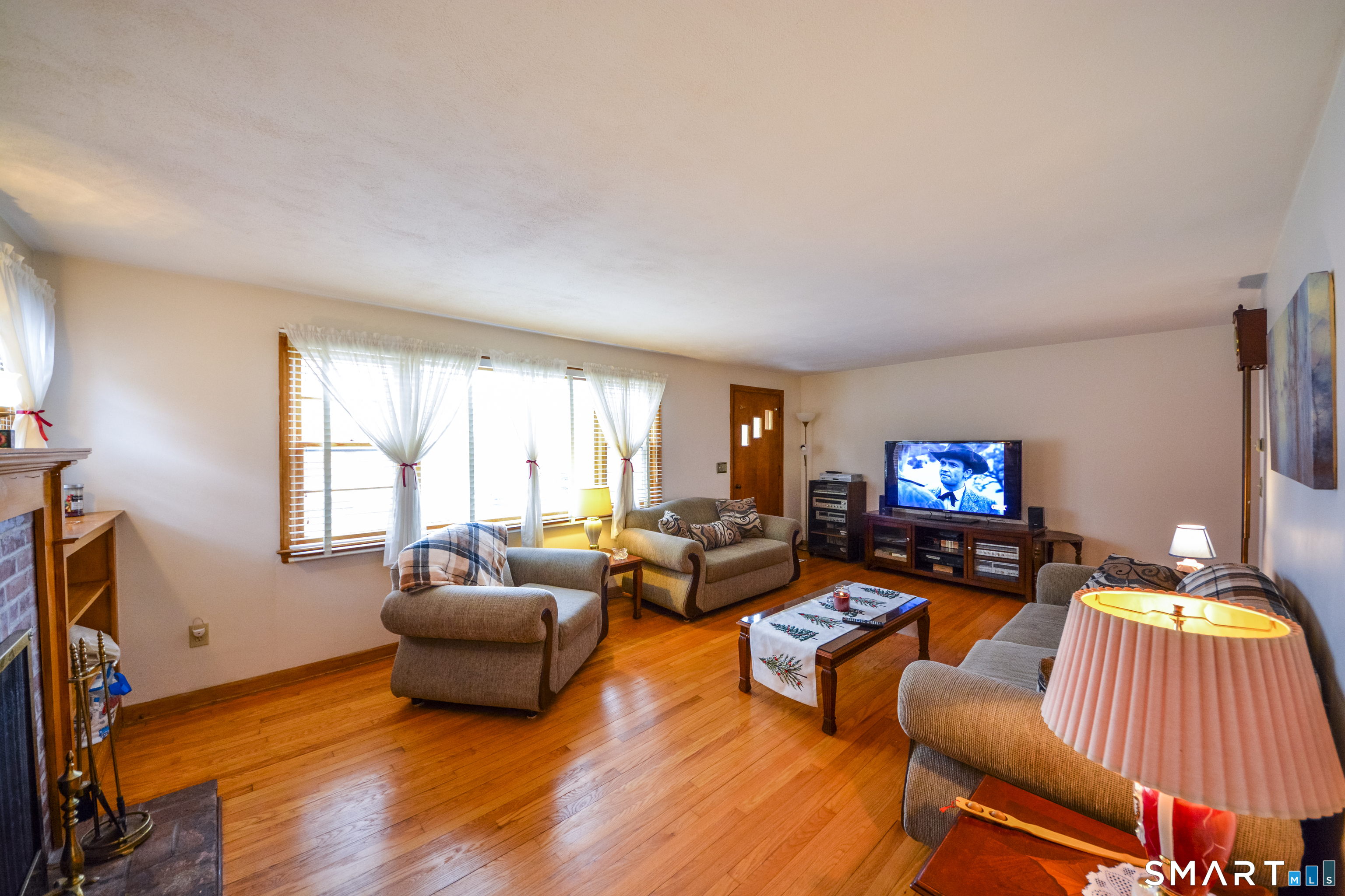 181 Hadley Road Orange, CT 06477 - Photo 3 of 37