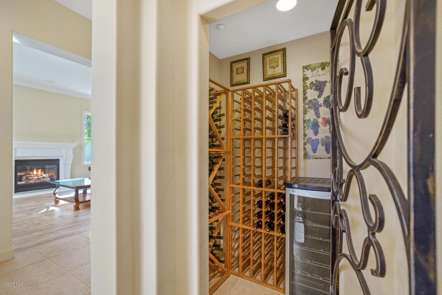 477 Vineyard Drive Simi Valley, CA 93065 - Photo 17 of 65 477 Vineyard Dr Simi Valley CA-large-017