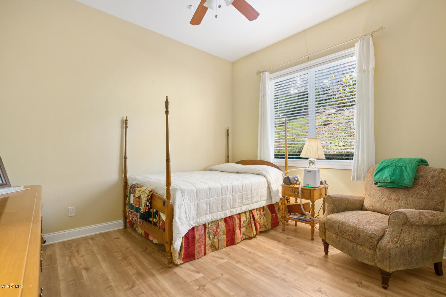 477 Vineyard Drive Simi Valley, CA 93065 - Photo 30 of 65 a bed room with a bed and a couch