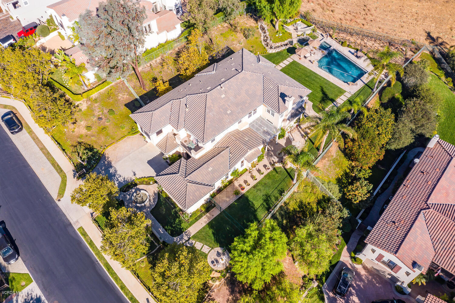477 Vineyard Drive Simi Valley, CA 93065 - Photo 4 of 65 a view of a yard with plants