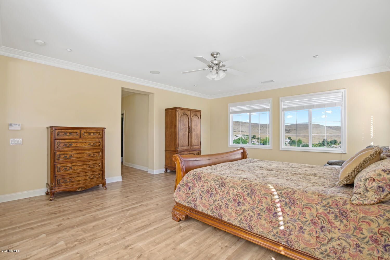 477 Vineyard Drive Simi Valley, CA 93065 - Photo 40 of 65 477 Vineyard Dr Simi Valley CA-large-040