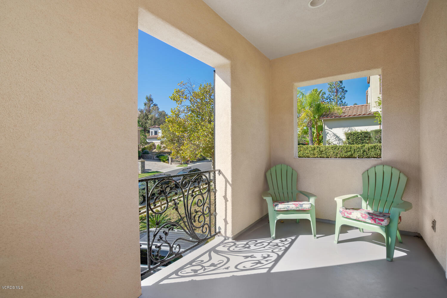 477 Vineyard Drive Simi Valley, CA 93065 - Photo 48 of 65 a chair and a table in a room
