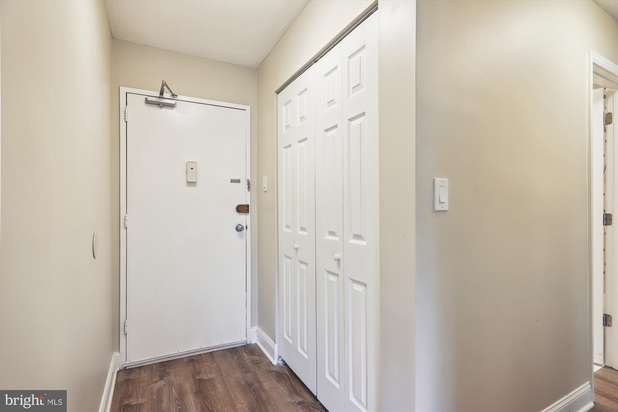 1900 Lyttonsville Road, Unit 310 Silver Spring, MD 20910 - Photo 6 of 48 Entry