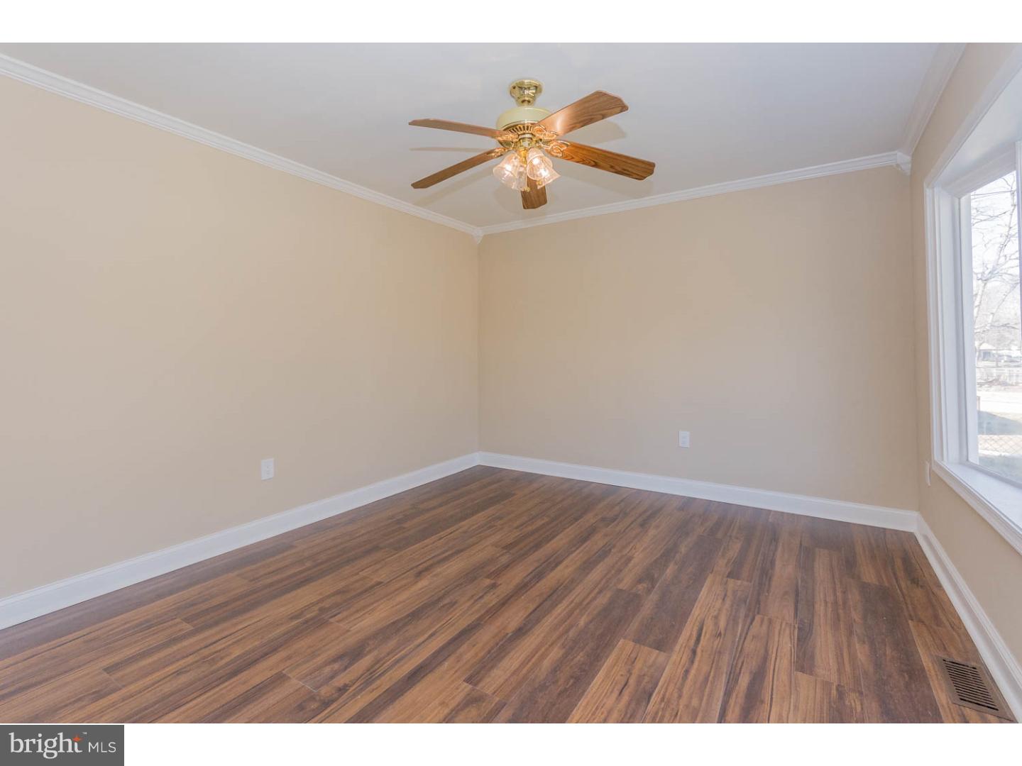 137 Lincoln Road Deptford, NJ 08090 - Photo 5 of 23 Gallery Image 5