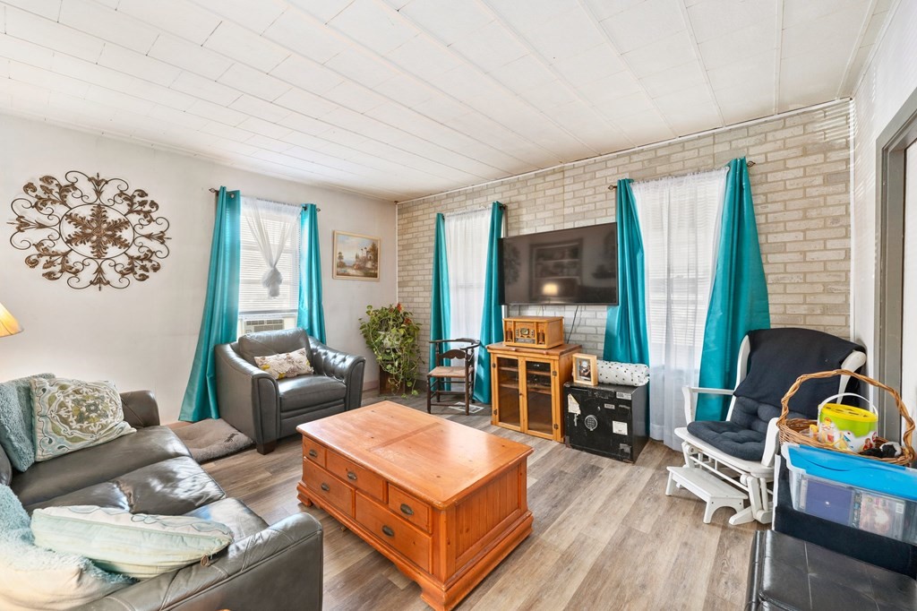 1 Lyon Place Worcester, MA 01604 - Photo 4 of 42 Gallery Image 4