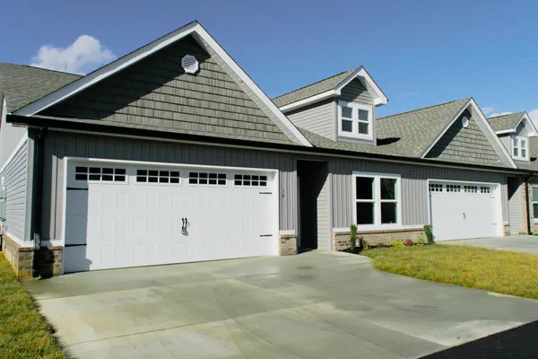 $1,850 | 8 Breakwater Lane, Unit 20, Ringgold, GA 30736