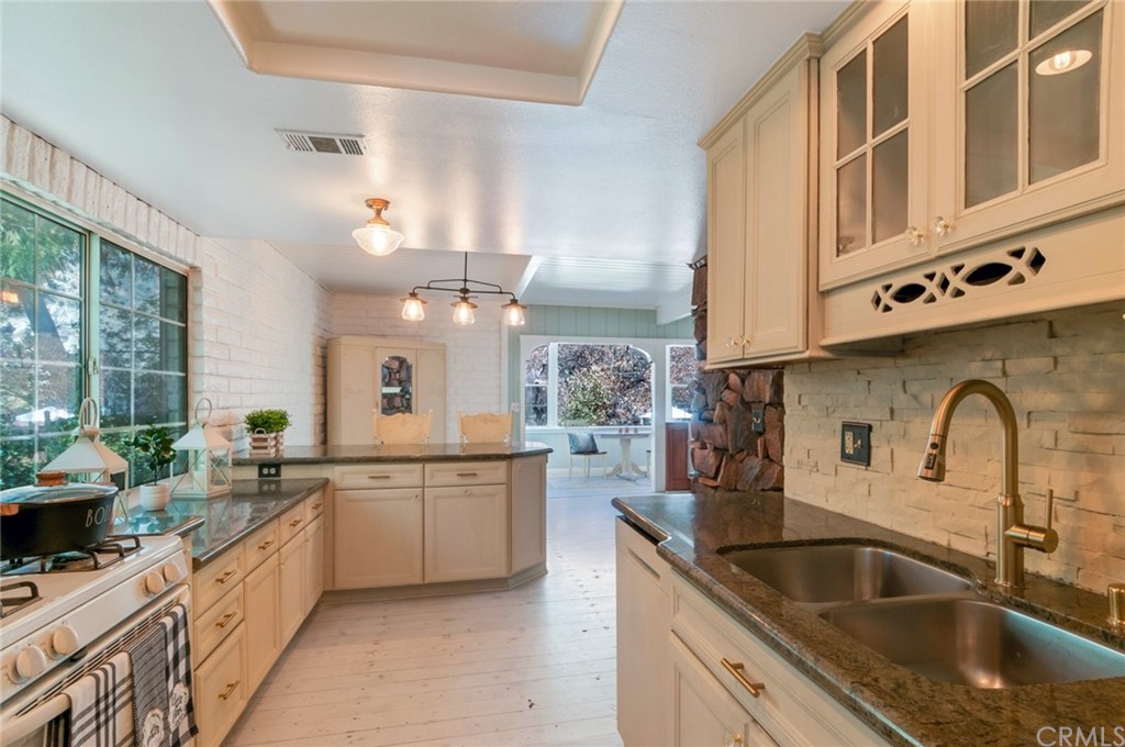 39478 Canyon Drive Forest Falls, CA 92339 - Photo 4 of 49