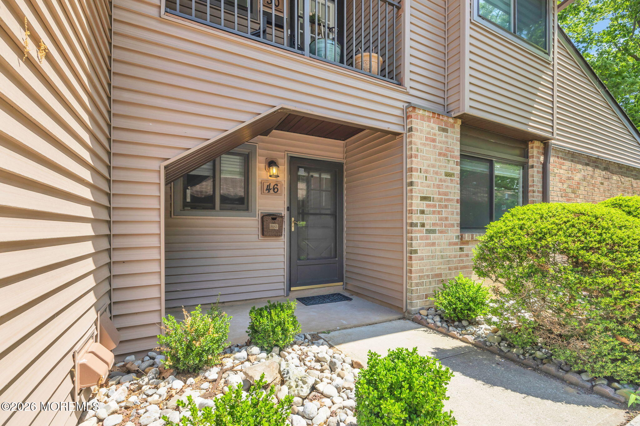 46 Friendship Court Red Bank, NJ 07701 - Photo 3 of 34 2-web-or-mls-2M1A2158b