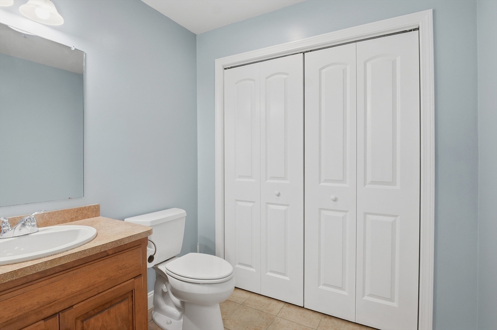 32 Edmonds Circle, Unit 32 Northbridge, MA 01588 - Photo 13 of 36