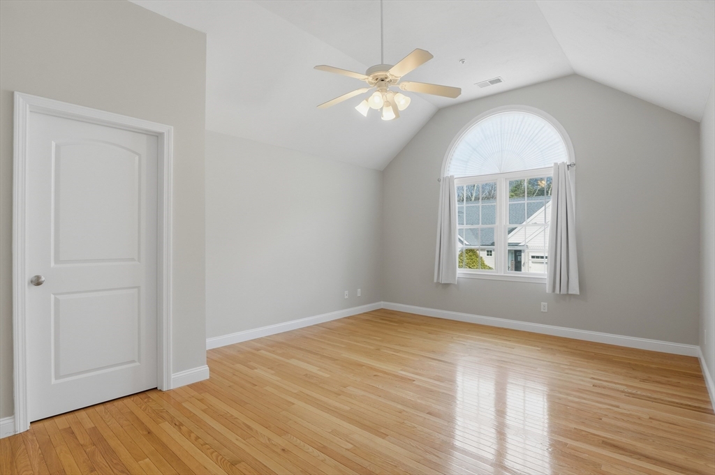 32 Edmonds Circle, Unit 32 Northbridge, MA 01588 - Photo 17 of 36