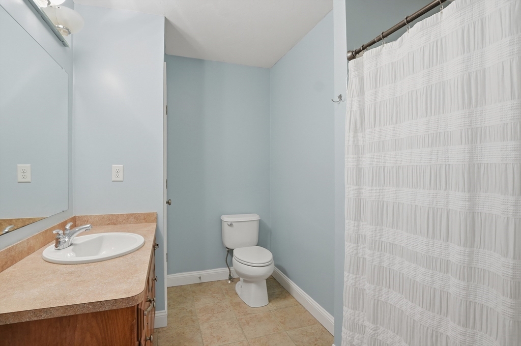 32 Edmonds Circle, Unit 32 Northbridge, MA 01588 - Photo 18 of 36