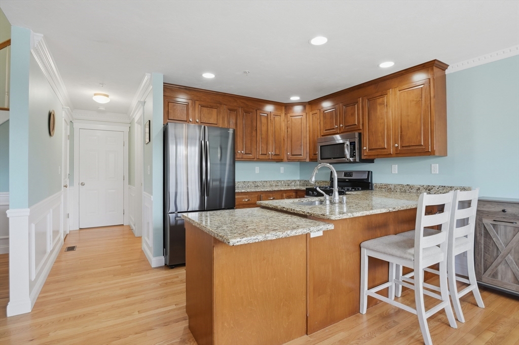 32 Edmonds Circle, Unit 32 Northbridge, MA 01588 - Photo 2 of 36