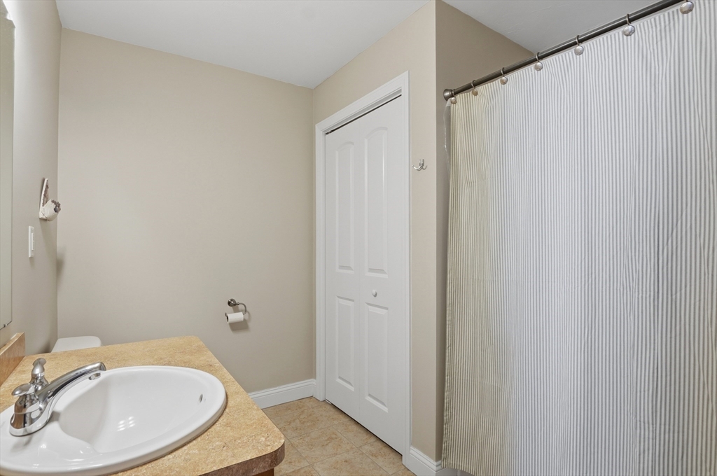 32 Edmonds Circle, Unit 32 Northbridge, MA 01588 - Photo 22 of 36