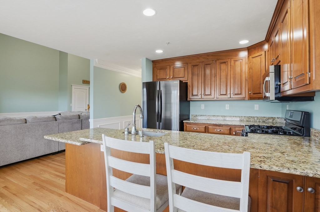 32 Edmonds Circle, Unit 32 Northbridge, MA 01588 - Photo 6 of 36