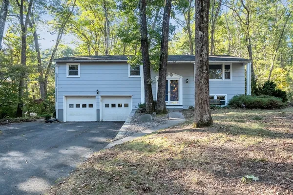 $315,000 | 32 Stonewall Drive, Northampton, MA 01060