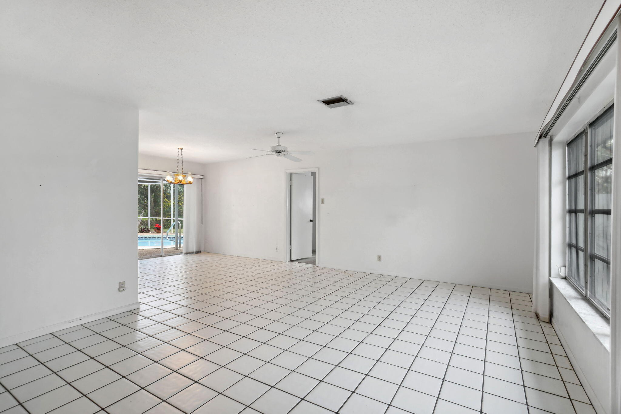 572 Northwest 11th Avenue Boca Raton, FL 33486 - Photo 15 of 35 15-web-or-mls-0E2A8382