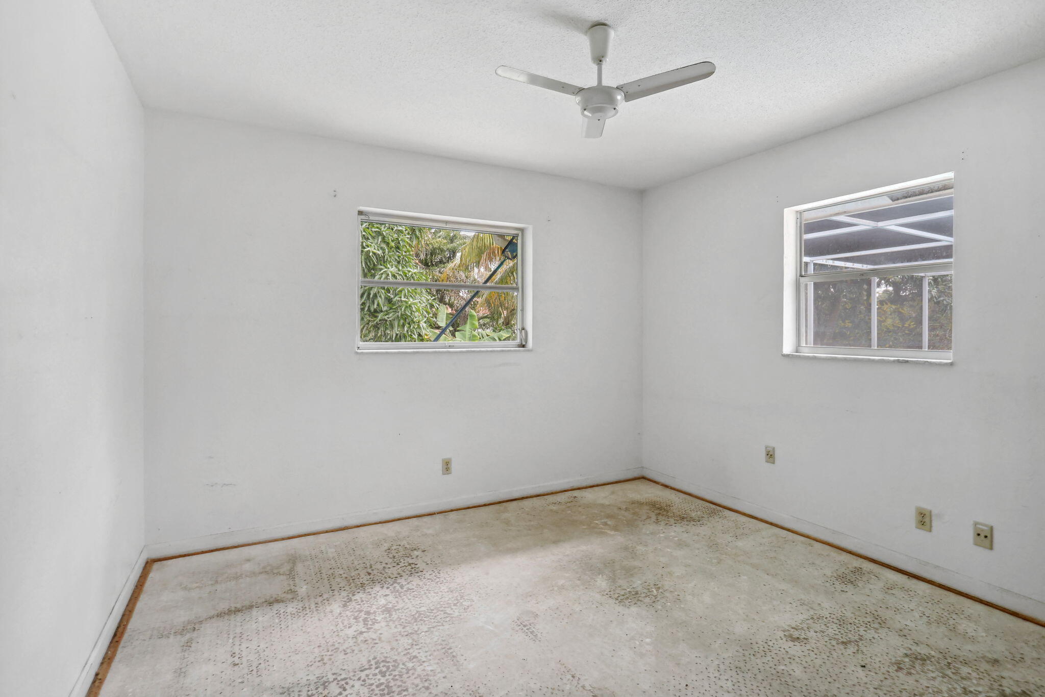 572 Northwest 11th Avenue Boca Raton, FL 33486 - Photo 29 of 35 29-web-or-mls-0E2A8452
