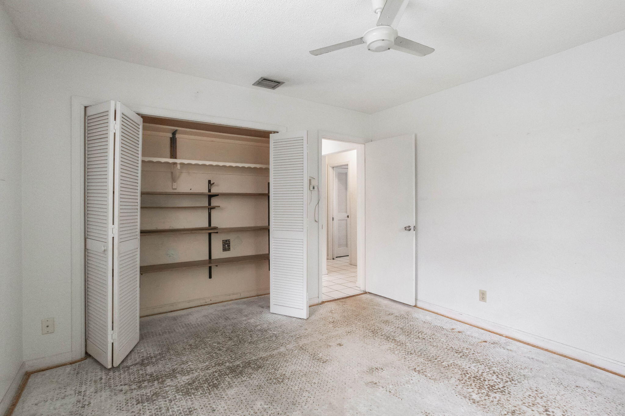 572 Northwest 11th Avenue Boca Raton, FL 33486 - Photo 30 of 35 30-web-or-mls-0E2A8457