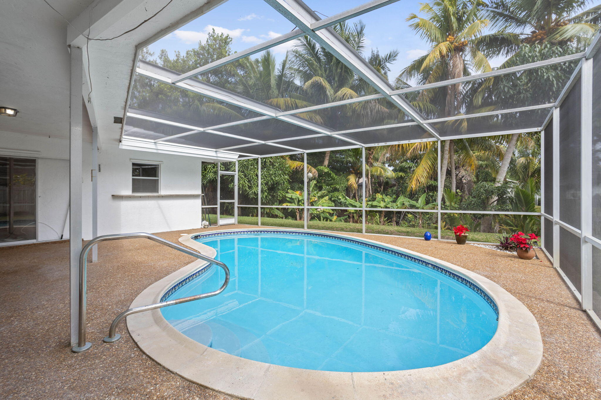 572 Northwest 11th Avenue Boca Raton, FL 33486 - Photo 5 of 35 5-web-or-mls-0E2A8332