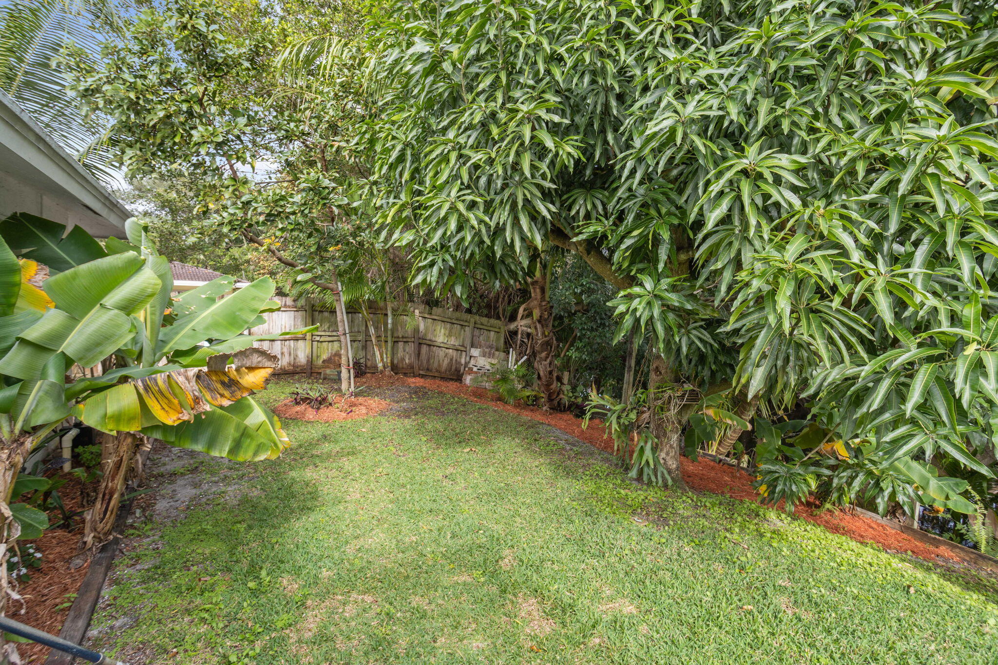 572 Northwest 11th Avenue Boca Raton, FL 33486 - Photo 8 of 35 8-web-or-mls-0E2A8347