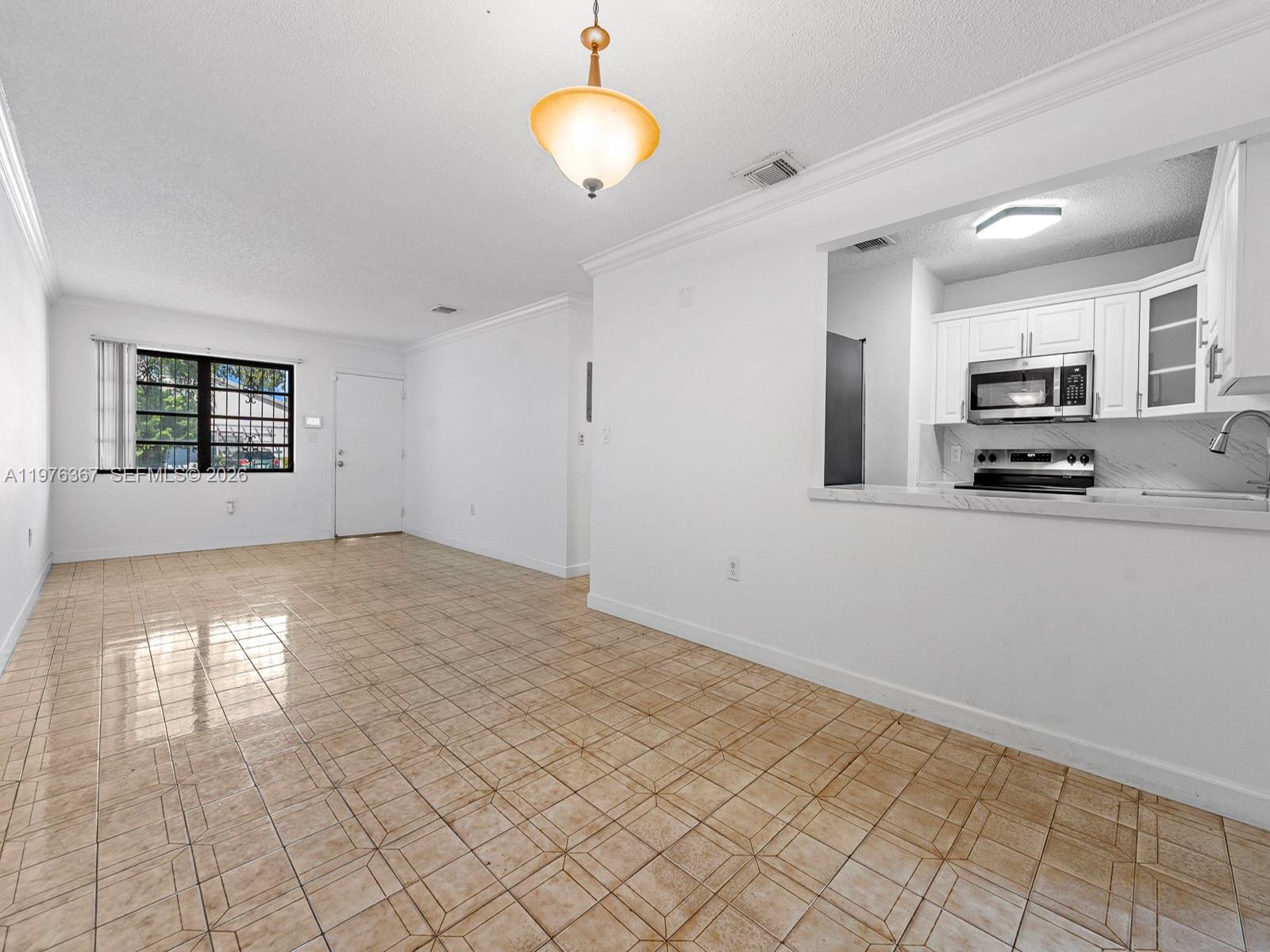 7121 Southwest 102nd Court Miami, FL 33173 - Photo 9 of 33