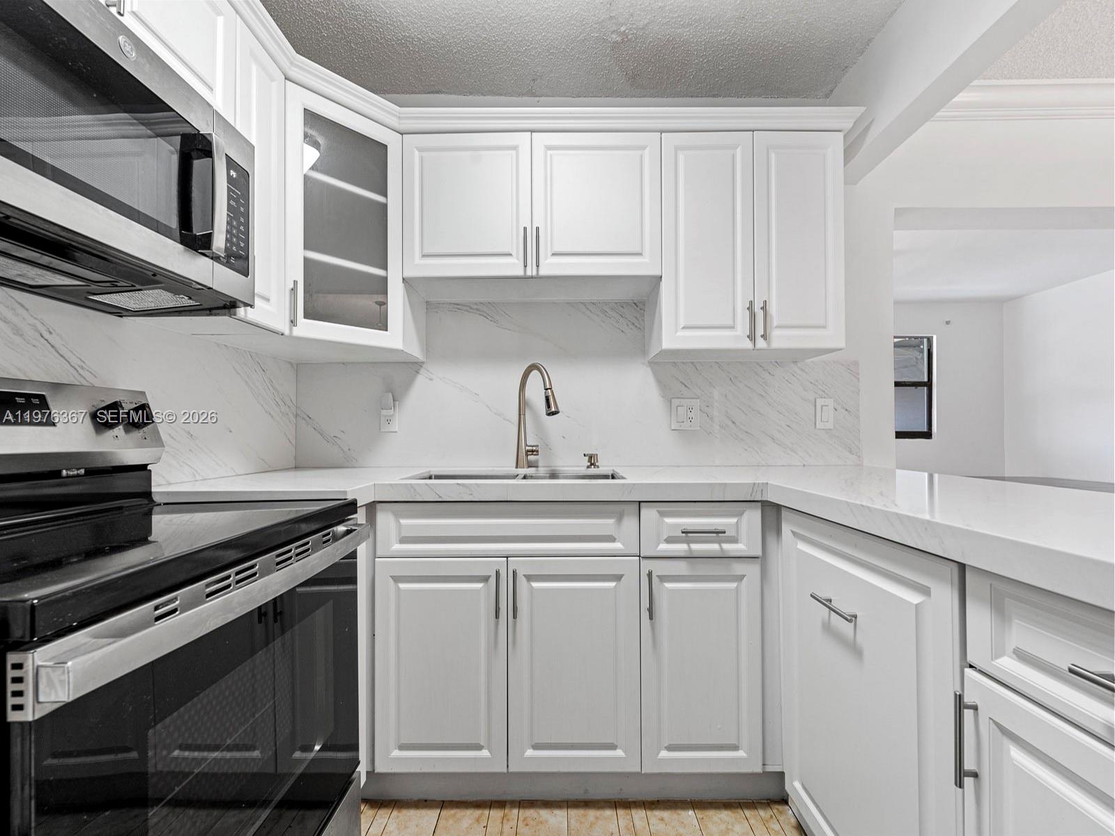 7121 Southwest 102nd Court Miami, FL 33173 - Photo 10 of 33